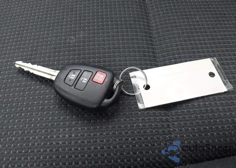 2018 Toyota Rav4 Xle z USA, uszkodzony, nr VIN 2T3RFREV0JW815634